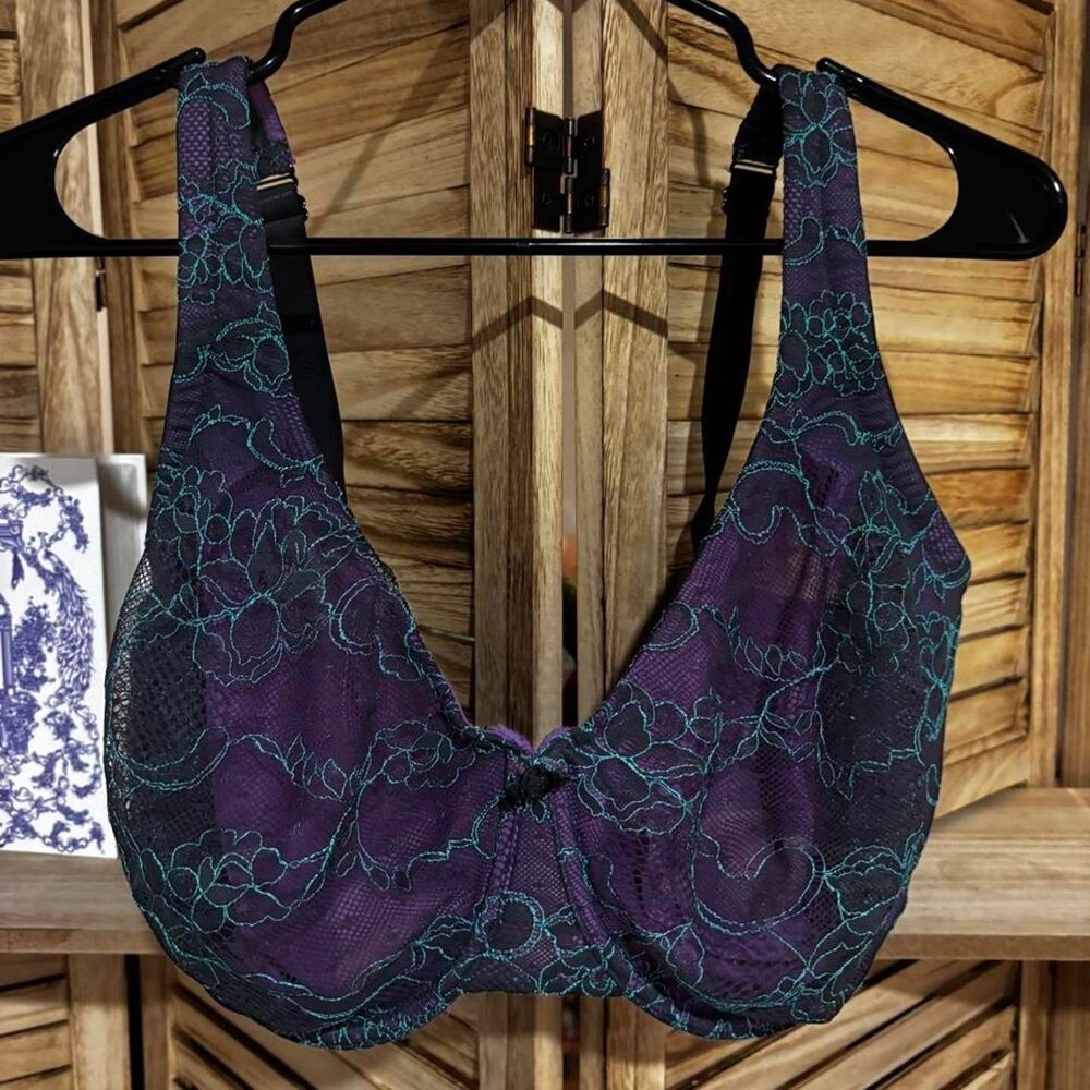 Cacique  purple lace bra with teal floral embroidery, size 40G